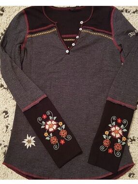 Alp N Rock Gray Long Sleeve Top with Floral Embroidery